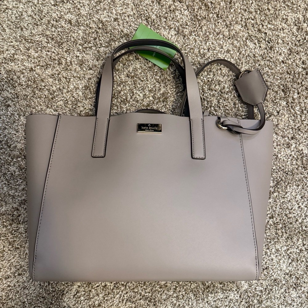Kate Spade Small Nelle Putnam Drive in Grey
